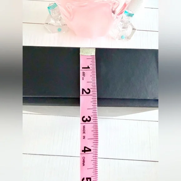 Chanel Box, Dust Bag,
Camellia Flower, Ribbon - Picture 9 of 9